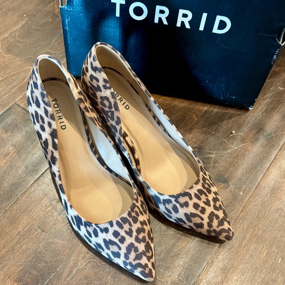 Torrid Leopard Print Pointed Toe Heels 11W - Picture 1 of 13